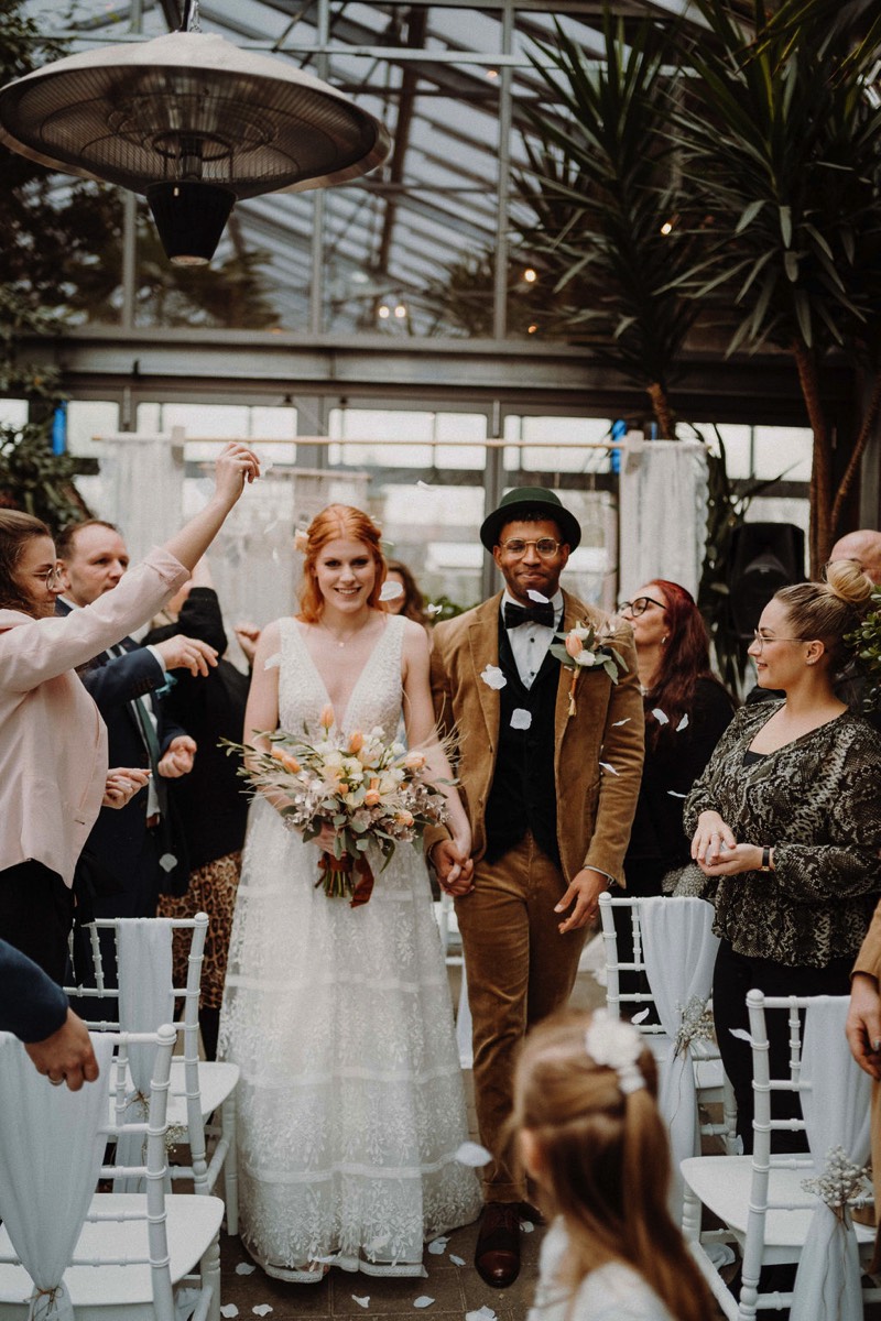 Brautpaar beim feiern der Hochzeit in Hamburg