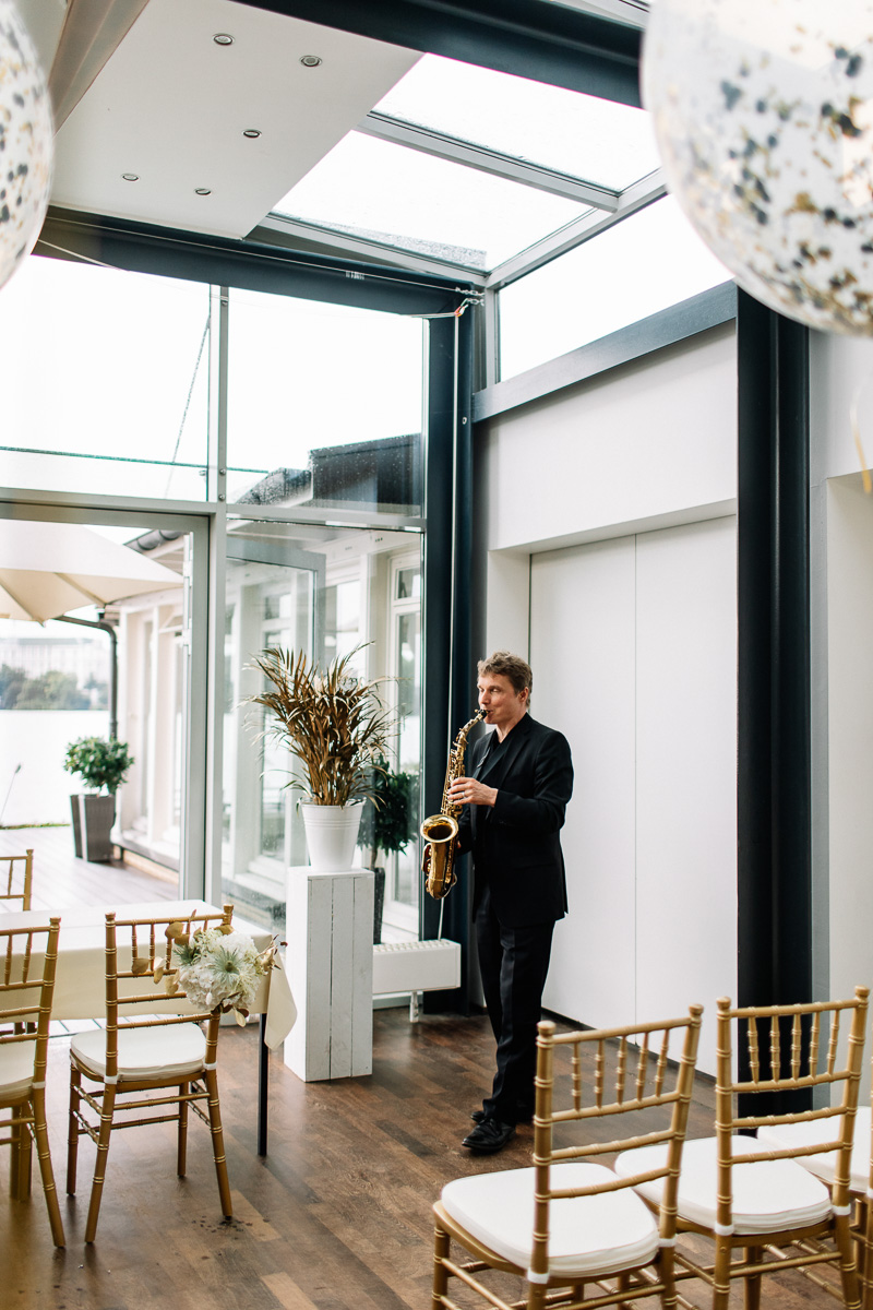 Saxofonist bei Hochzeit im Ruder-Club Favorite Hammona Hamburg